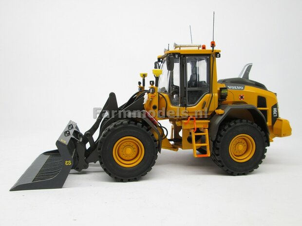 &Oslash; 47.3 mm: VOLVO L60H: 2x brede Shovel banden + ALUMINIUM velgen VOLVO GEEL Gespoten geleverd geschikt voor Volvo L60H serie agri Collectables 1:32  