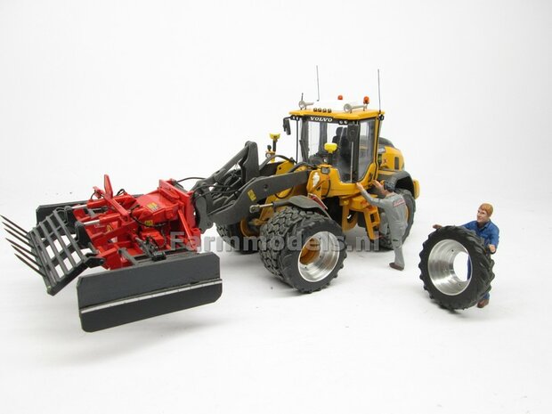&Oslash; 47.3 mm: 2x Dubbellucht Shovel banden + ALUMINIUM velgen VOLVO GEEL Gespoten geleverd passend in de Aluminium Farmmodels Volvo L60H serie  1:32         