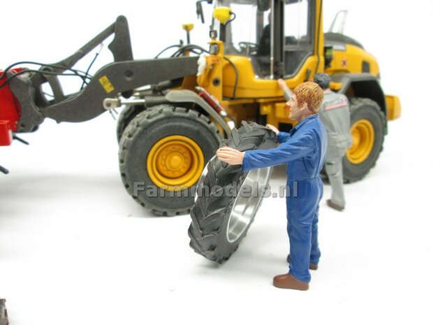 &Oslash; 47.3 mm: 2x Dubbellucht Shovel banden + ALUMINIUM velgen VOLVO GEEL Gespoten geleverd passend in de Aluminium Farmmodels Volvo L60H serie  1:32         