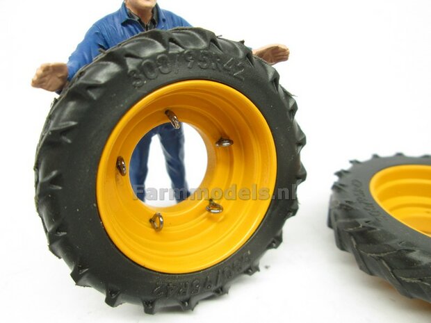 &Oslash; 47.3 mm: 2x Dubbellucht Shovel banden + ALUMINIUM velgen VOLVO GEEL Gespoten geleverd passend in de Aluminium Farmmodels Volvo L60H serie  1:32         