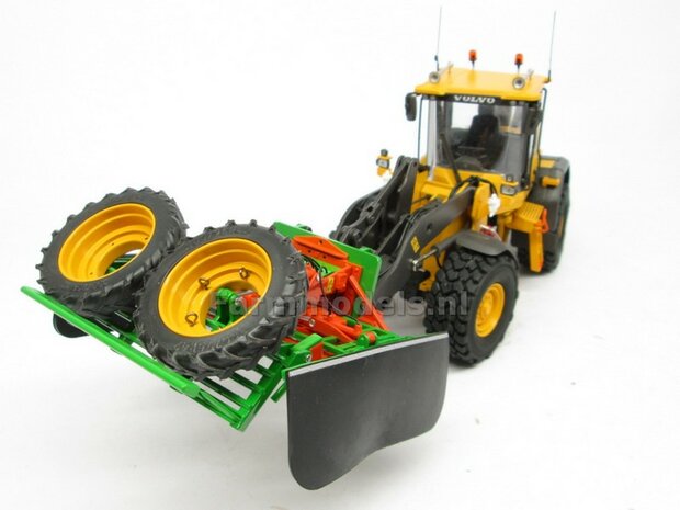 &Oslash; 47.3 mm: 2x Dubbellucht Shovel banden + ALUMINIUM velgen VOLVO GEEL Gespoten geleverd passend in de Aluminium Farmmodels Volvo L60H serie  1:32         