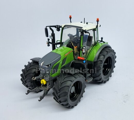&Oslash; 47.7 x 24.2 mm: Fendt 620 UH: 2x Brede Vooras banden + ALUMINIUM velgen ZWART GLANS Gespoten geleverd 1:32 Farmmodels Custom Line Series 