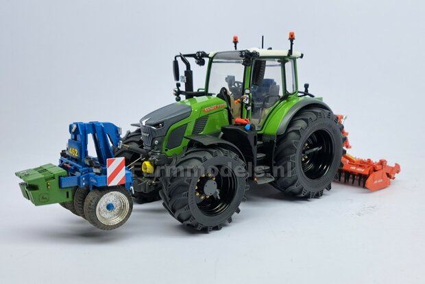 &Oslash; 47.7 x 24.2 mm: Fendt 620 UH: 2x Brede Vooras banden + ALUMINIUM velgen ZWART GLANS Gespoten geleverd 1:32 Farmmodels Custom Line Series 