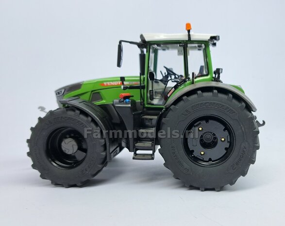 &Oslash;30 mm x 8 mm hoog: 2x FENDT 942 Wiking WIELGEWICHTEN  Materiaal:&nbsp;Resin ZWART GLANS Gespoten geleverd &nbsp;1:32 &nbsp; Farmmodels Premium Line  