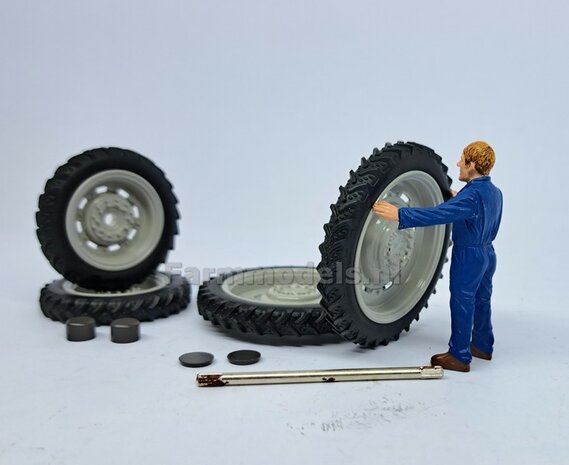 COMBI SET: 2x &Oslash; 46.5 mm + 2x &Oslash; 59 mm: CULTUURWIELEN SET MASSEY FERGUSON LICHT GRIJS Gespoten geleverd   Voor- + achteras   1:32