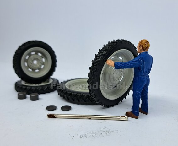 COMBI SET: 2x &Oslash; 46.5 mm + 2x &Oslash; 59 mm: CULTUURWIELEN SET MASSEY FERGUSON LICHT GRIJS Gespoten geleverd   Voor- + achteras   1:32