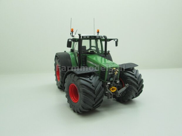 &Oslash; 53.5 x 32 mm: Fendt 824/ 926 Gen I WT: 2x Michelin Mega XBIB banden + ALU. velgen FENDT ROOD Gespoten geleverd o.a. geschikt voor de Fendt 824/ 926 Gen I Weise Toys 1:32        
