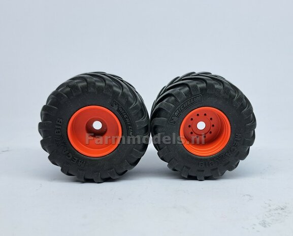 &Oslash; 53.5 x 32 mm: Fendt 824/ 926 Gen I WT: 2x Michelin Mega XBIB banden + ALU. velgen FENDT ROOD Gespoten geleverd o.a. geschikt voor de Fendt 824/ 926 Gen I Weise Toys 1:32        