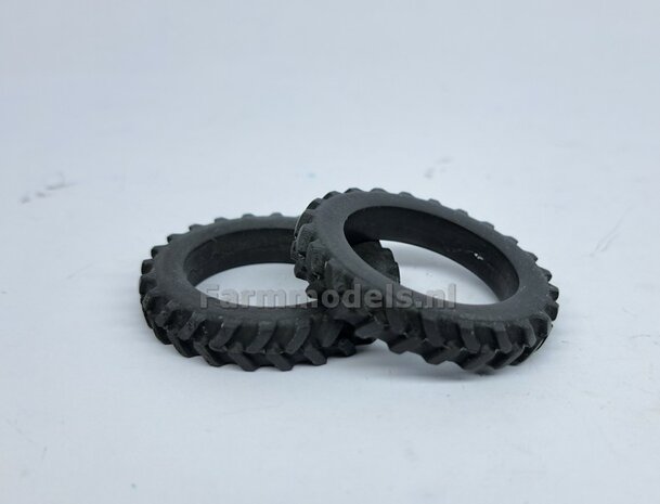 &Oslash; 45.6 x 7.5 mm: 2x CULTUUR BANDEN ZONDER VELGEN 1:32  