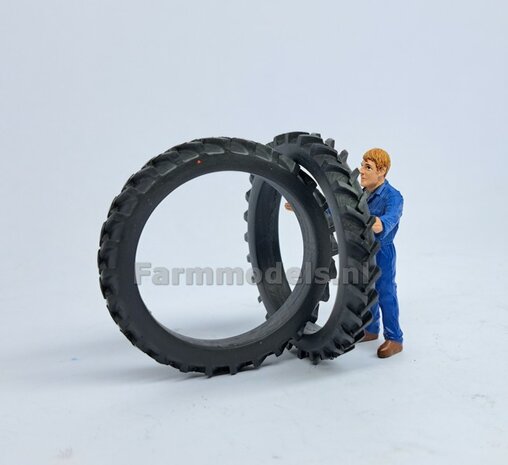 &Oslash; 65.7 mm x 9.2 mm:  2x CULTUUR BANDEN ZONDER VELGEN 1:32  