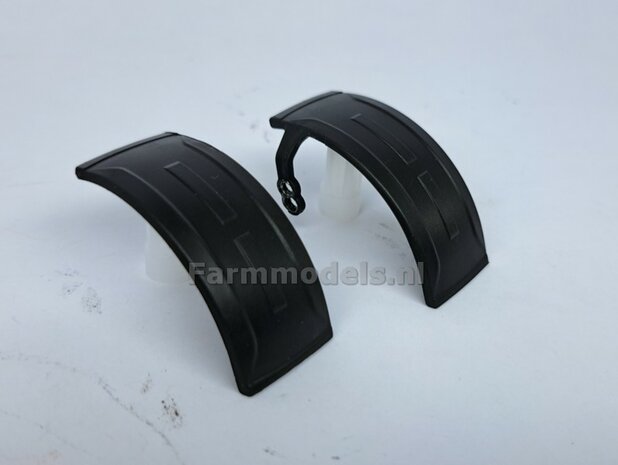 2x Zwarte Spatborden met steun 21.3 mm breed, universeel te gebruiken, Origineel spatbord afkomstig van de Fendt 942 van Wiking  1:32