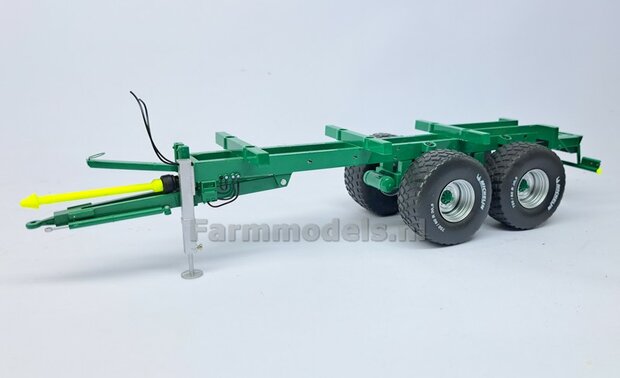 KOMPLEET (Tebbe) Tandemasser CHASSIS met 1x stuuras, dissel, aftakas, verlichtting etc, perfect als basis voor je zelfbouw chassis 1:32                  