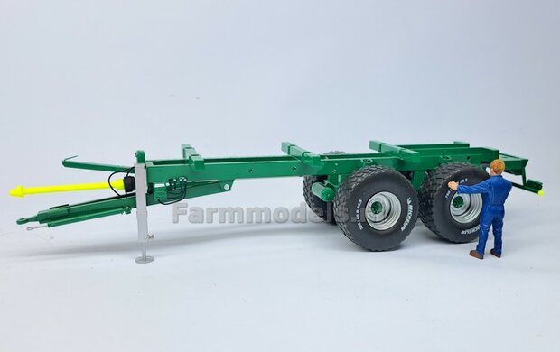 KOMPLEET (Tebbe) Tandemasser CHASSIS met 1x stuuras, dissel, aftakas, verlichtting etc, perfect als basis voor je zelfbouw chassis 1:32                  