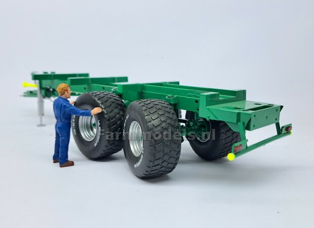 KOMPLEET (Tebbe) Tandemasser CHASSIS met 1x stuuras, dissel, aftakas, verlichtting etc, perfect als basis voor je zelfbouw chassis 1:32                  