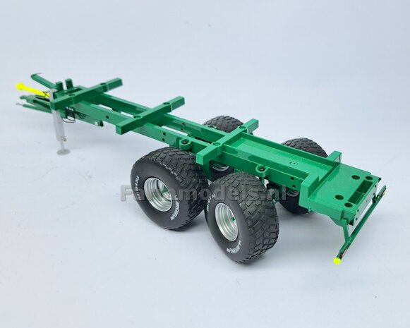 KOMPLEET (Tebbe) Tandemasser CHASSIS met 1x stuuras, dissel, aftakas, verlichtting etc, perfect als basis voor je zelfbouw chassis 1:32                  