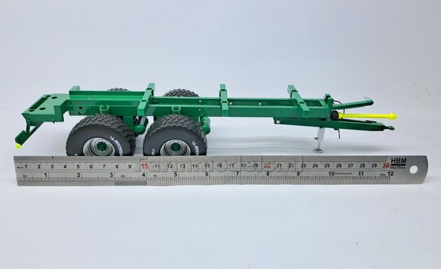KOMPLEET (Tebbe) Tandemasser CHASSIS met 1x stuuras, dissel, aftakas, verlichtting etc, perfect als basis voor je zelfbouw chassis 1:32                  