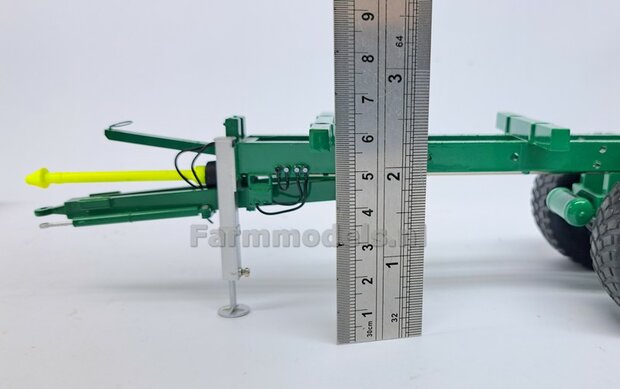 KOMPLEET (Tebbe) Tandemasser CHASSIS met 1x stuuras, dissel, aftakas, verlichtting etc, perfect als basis voor je zelfbouw chassis 1:32                  