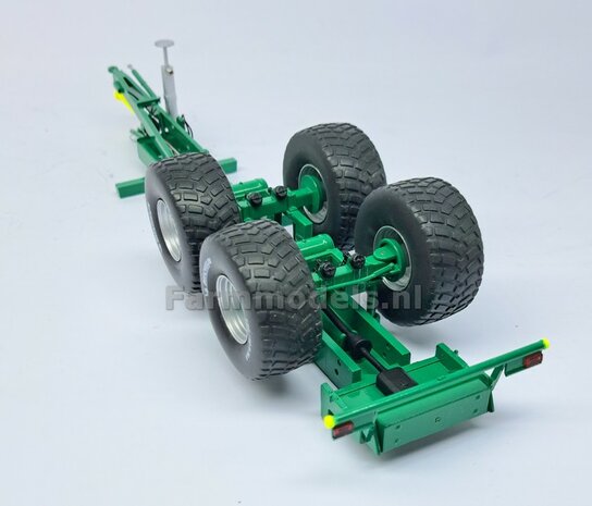 KOMPLEET (Tebbe) Tandemasser CHASSIS met 1x stuuras, dissel, aftakas, verlichtting etc, perfect als basis voor je zelfbouw chassis 1:32                  