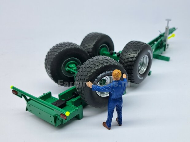 KOMPLEET (Tebbe) Tandemasser CHASSIS met 1x stuuras, dissel, aftakas, verlichtting etc, perfect als basis voor je zelfbouw chassis 1:32                  