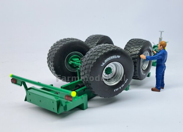 KOMPLEET (Tebbe) Tandemasser CHASSIS met 1x stuuras, dissel, aftakas, verlichtting etc, perfect als basis voor je zelfbouw chassis 1:32                  