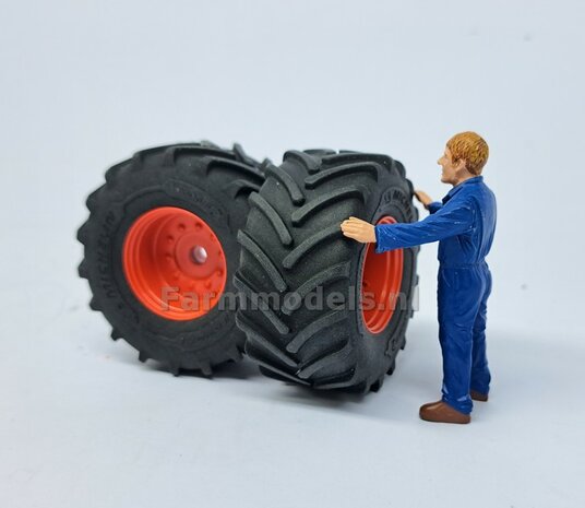 &Oslash; 54.8 x 26.1 mm: FENDT 939 Facelift Wiking: 2x Michelin Axiobib2 Banden + Resin Velgen FENDT ROOD Gespoten geleverd 1:32   
