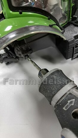 &Oslash; 70.3 x 30.4 mm: FENDT 939 Facelift Wiking: 2x Michelin Axiobib2 Banden + Resin Velgen FENDT ROOD Gespoten + MESSING AS en POLY-STRIP 1:32  BEGIN JUNI LEVERBAAR