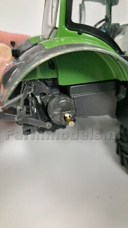 &Oslash; 70.3 x 30.4 mm: FENDT 939 Facelift Wiking: 2x Michelin Axiobib2 Banden + Resin Velgen FENDT ROOD Gespoten + MESSING AS en POLY-STRIP 1:32  BEGIN JUNI LEVERBAAR