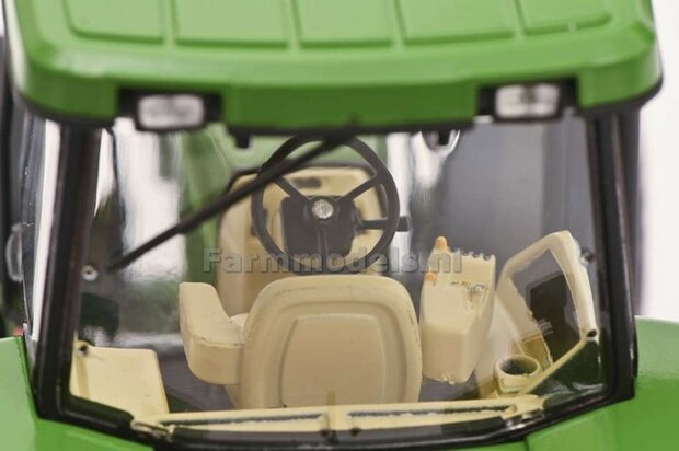 John Deere 8400 1:32  S07875  Schuco 