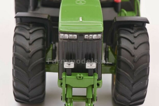 John Deere 8400 1:32  S07875  Schuco 
