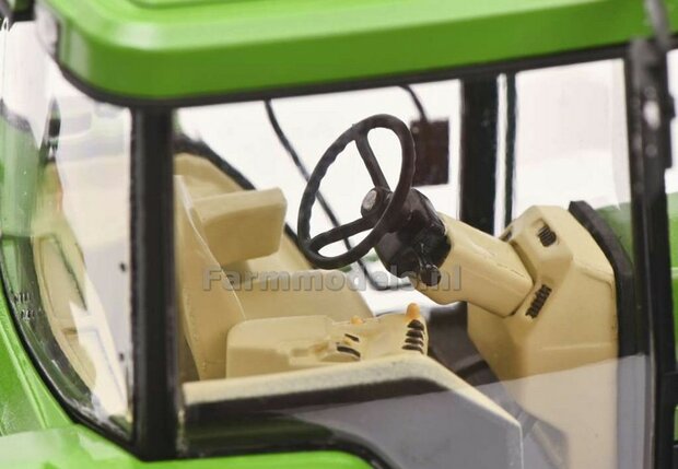 John Deere 8400 1:32  S07875  Schuco 