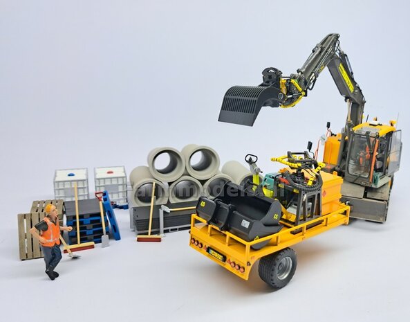 BOUWKIT: Engcon EC219 Draaikantelstuk met gripper S60 Koppeling naar S60 koppeling. Materiaal: RESIN BLANK geleverd 1:32 