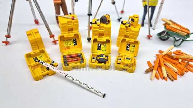 2x TOPCON LS-80X Hand Ontvangers met 2x KLEM/ STEUN  RESIN onderdelen TOPCON GEEL + ZWART Gespoten geleverd +  Pr&eacute;-Cut Decal stickerset  Farmmodels  1:32                