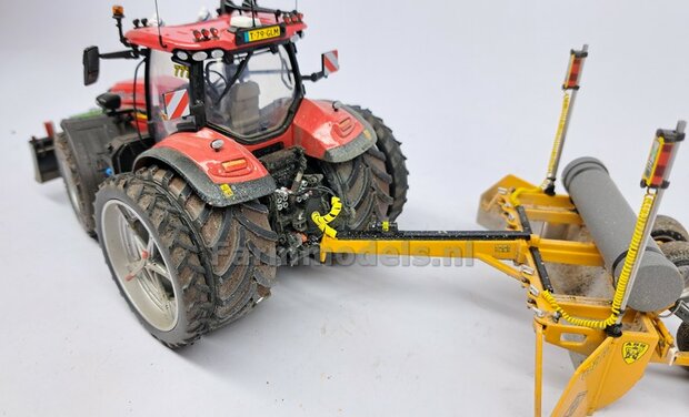 TOPCON KOFFER t.b.v. plaatsing 2x Topcon LS-B200 Machine Ontvangers RESIN onderdelen TOPCON GEEL Gespoten geleverd +  Pr&eacute;-Cut Decal stickerset   Farmmodels  1:32                