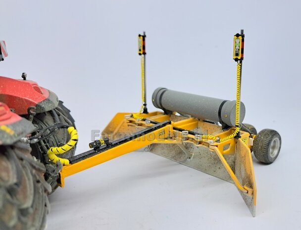 TOPCON KOFFER t.b.v. plaatsing 2x Topcon LS-B200 Machine Ontvangers RESIN onderdelen TOPCON GEEL Gespoten geleverd +  Pr&eacute;-Cut Decal stickerset   Farmmodels  1:32                