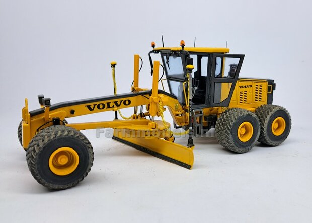 3x TOPCON logo&#039;s ZILVER/ ZWART, Geschikt voor &quot;Omwikkelen&quot; PIJP &Oslash; 2mm   1:32  Farmmodels.nl