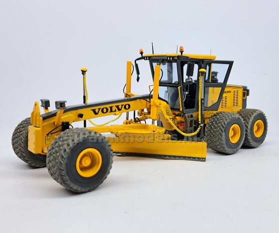3x TOPCON logo&#039;s ZILVER/ ZWART, Geschikt voor &quot;Omwikkelen&quot; PIJP &Oslash; 2mm   1:32  Farmmodels.nl