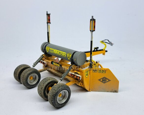 3x TOPCON logo&#039;s ZILVER/ ZWART, Geschikt voor &quot;Omwikkelen&quot; PIJP &Oslash; 2mm   1:32  Farmmodels.nl