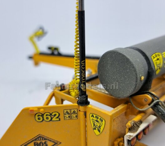 3x TOPCON logo&#039;s GOUD/ ZWART, Geschikt voor &quot;Omwikkelen&quot; PIJP &Oslash; 2mm   1:32  Farmmodels.nl
