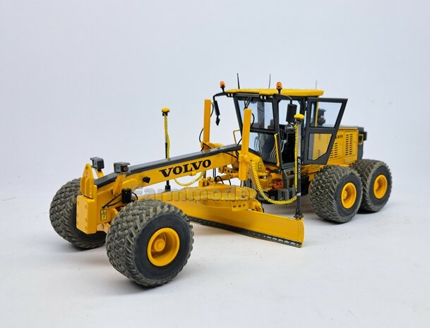 2x TOPCON GPS GNSS X-53i Machine Ontvangers + zwarte stroomdraad  RESIN onderdelen TOPCON BRUIN/ GRIJS &amp; GEEL Gespoten geleverd  1:32                