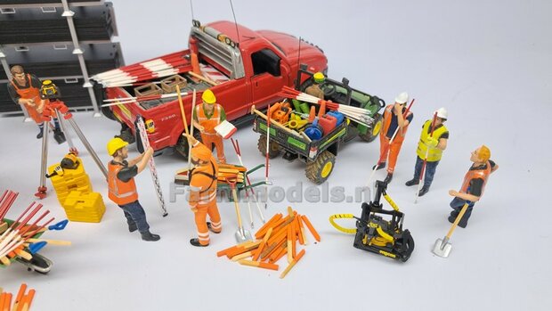 10x PIKET PAALTJES HOUT/ ORANJE met aangescherpte punt  Handgemaakt 1:32  
