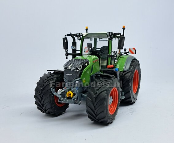 &Oslash; 67.7 x 31.2 mm: FENDT 728: 2x Vredestein Banden met RESIN velgen FENDT TERRA RED Gespoten geleverd  1:32   Farmmodels Premium Line Series 