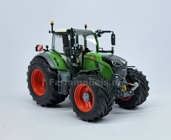 &Oslash; 67.7 x 31.2 mm: FENDT 728: 2x Vredestein Banden met RESIN velgen FENDT TERRA RED Gespoten geleverd  1:32   Farmmodels Premium Line Series 