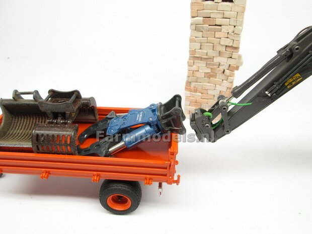 BOUWKIT: Crusher BLAUW/ GRIJS OKADA TS W2200V inclusief SNELWISSELKOP S70 RESIN, BLANK Geleverd 1:32