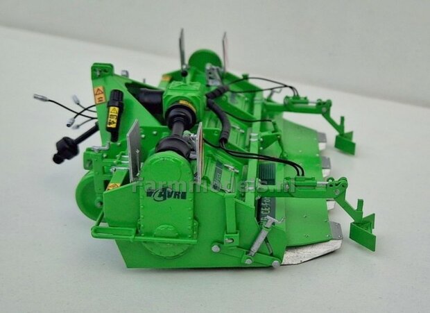 BOUWKIT:  AVR GE-Force HD 4 x 75 cm Rijenfrees 1:32