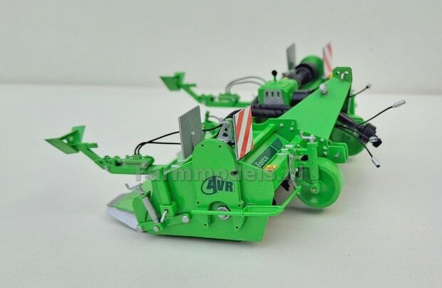 BOUWKIT:  AVR GE-Force HD 4 x 75 cm Rijenfrees 1:32