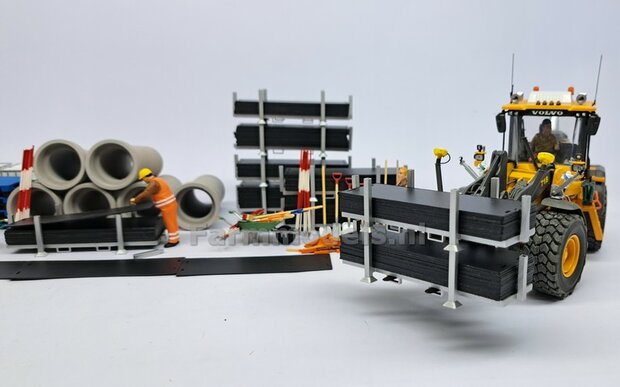 Massief BLOK RIJPLATEN (31.4 x 93.7 x 9.9 mm)  Resin RUBBER COMPOUND ZWART Gespoten geleverd  1:32 
