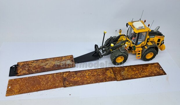 RIJPLAATHAAK + SLEE past o.a. aan snelwissel 510005 t/m 510095 &amp; Volvo VAB-STD van AT  Materiaal: Resin ZWART MATT gespoten geleverd   1:32 