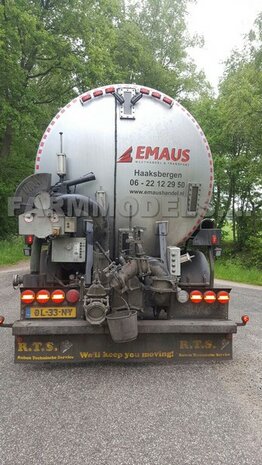 5x &Oslash; 5 mm (6&quot; DUIMS) Flensplaat + 90 graden Bocht = draaibaar stuk t.b.v. buis  1:32