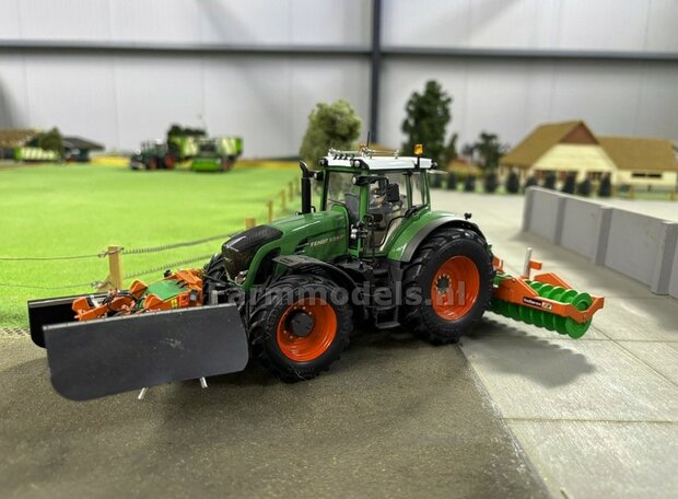 BOUWKIT:  HOLARAS STEGO 485 Kuilverdichter. Mat.: Resin OP KLEUR Gespoten geleverd, incl. Pr&eacute;-cut Decals, hydrauliekleidingen &amp; koppelingen + verlichting  + pennen 1:32  Treckerle