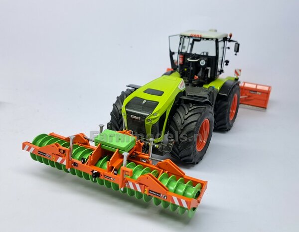 BOUWKIT:  HOLARAS STEGO 485 Kuilverdichter. Mat.: Resin OP KLEUR Gespoten geleverd, incl. Pr&eacute;-cut Decals, hydrauliekleidingen &amp; koppelingen + verlichting  + pennen 1:32  Treckerle